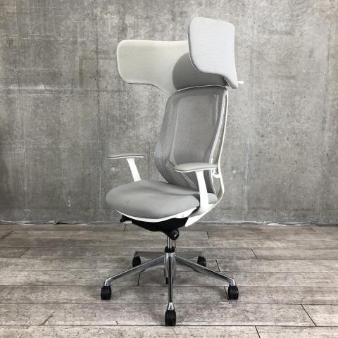 希少/おすすめ/人気　オカムラ(okamura)製　シルフィ(Sylphy)　肘付き　エクストラハイバック　背面メッシュ　■固定肘・ハンガー・ヘッドレスト(ワークヴェール)付き　■ライトグレー×ホワイトシェル
