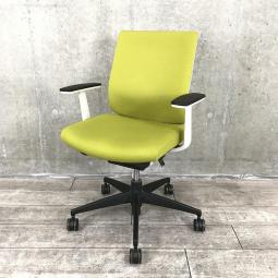 【オフィスの王道！】【納得の座り心地！魔法のように売れ続けている定番のオフィスチェア！】■コクヨ(KOKUYO)製　ウィザード2(wizard2)チェア　肘付き　ローバック