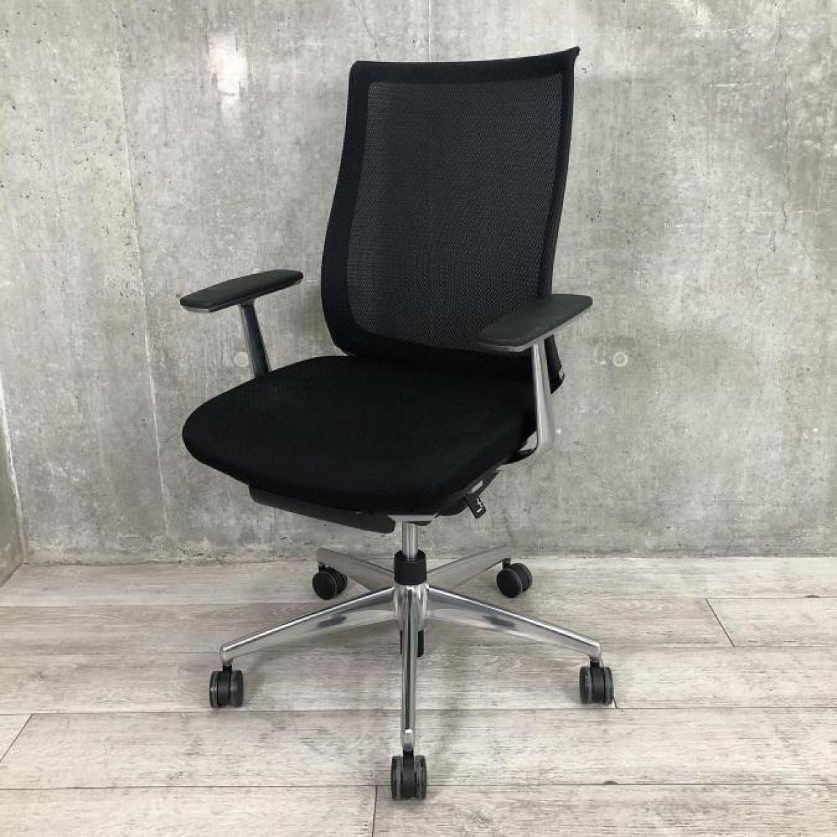 ★コクヨ製　ベゼル　ブラック　肘付き　ハイバック　背面メッシュ　デザインアーム※固定肘　ポリッシュ脚　前傾から後傾まで様々な姿勢をサポート！　ワンランク上の座り心地！　肘付きハイバックチェア！！
                        ベゼル アルミポリッシュ
                                    中古
            