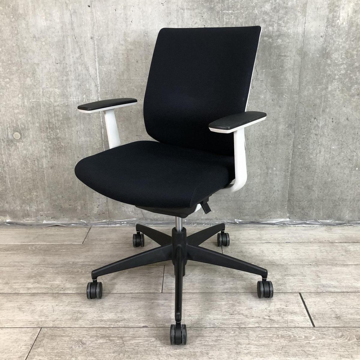 【オフィスの大定番！快適性と機能性で選ばれる人気チェア】コクヨ ウィザード2は、ランバーサポート・可動肘を搭載した高機能オフィスチェア/ローバック×ホワイトシェルの洗練デザインで長時間作業も快適！/オススメ(おすすめ) /人気商品【弊社使用欄：A01031080】
                        ウィザード2
                                    中古
            