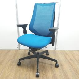 ★【K1】【T1】【T12】【商品入替のため、残り5脚限り】コクヨ製　デュオラ(Duora)　ターコイズブルー　肘付き　ハイバック　背面メッシュ　可動肘　コートハンガー付　二重フレーム構造がもたらすしなやかで美しい背もたれ機能！　簡易操作で自分に合った姿勢をサポート！　肘付きハイバックチェア！！