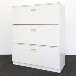 【在庫入替セール】【1台限定】イトーキの人気シリーズシンラインの3段ラテラル書庫が入荷しました！中古　キャビネット　シンライン　ホワイト　3段ラテラル　棚　W900　D450　H1100　ITOKI【T1】