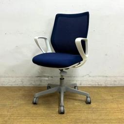 【在庫入替セール品！】【コスパ良し・見た目良し・使い勝手良しの優れもの！】/オススメ(おすすめ) /人気商品【弊社使用欄：A01032886】■ローバック　■固定肘　■オカムラ(okamura)製　CG-Mメッシュ/ミディアムブルー/