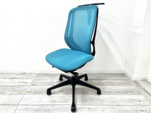【定価約10万円】【オカムラ製品で最も人気を集める高機能メッシュチェア！】■オカムラ（okamura）製　シルフィ（Sylphy）　肘無　ハイバック　背面メッシュ　■ブルー　ハンガー付き