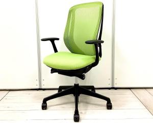 【2022年製】【肘有（固定肘/デザインアーム）/コートハンガーなし】ワークチェア  アームレスト付 ブラックボディ オススメ(おすすめ) 大人気 ・Okamura/オカムラ ・Sylphy/シルフィー ※横浜本店撮影画像※