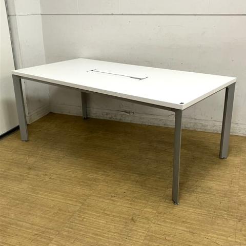 【定価30万円以上】オカムラ EX-F300シリーズ ミーティングテーブル ホワイト天板×シルバー脚 配線機構あり W1800×D900の4~6名様での使用推奨
