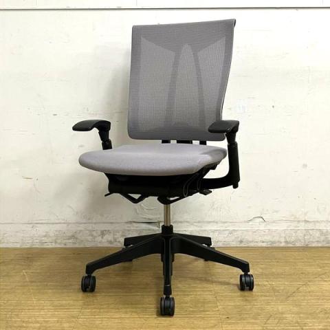 イトーキ セレーオ プレーンメッシュ アジャスタブル肘(可動肘) ライトグレー×ブラックフレーム【愛知・名古屋・豊田・静岡・浜松】