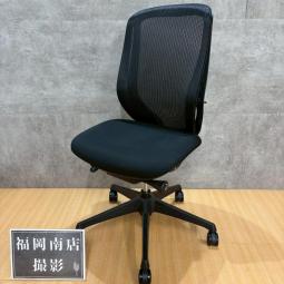 【南】2022年製★オカムラ製の大人気オフィスチェア【シルフィー/ブラック色/肘無し仕様】が入荷しました！#前傾チルト機能付き　＊良品を格安で！「オフィスバスターズ福岡南店」は、福岡を拠点として、全国へ中古オフィス用品・オフィス家具を提供しております。