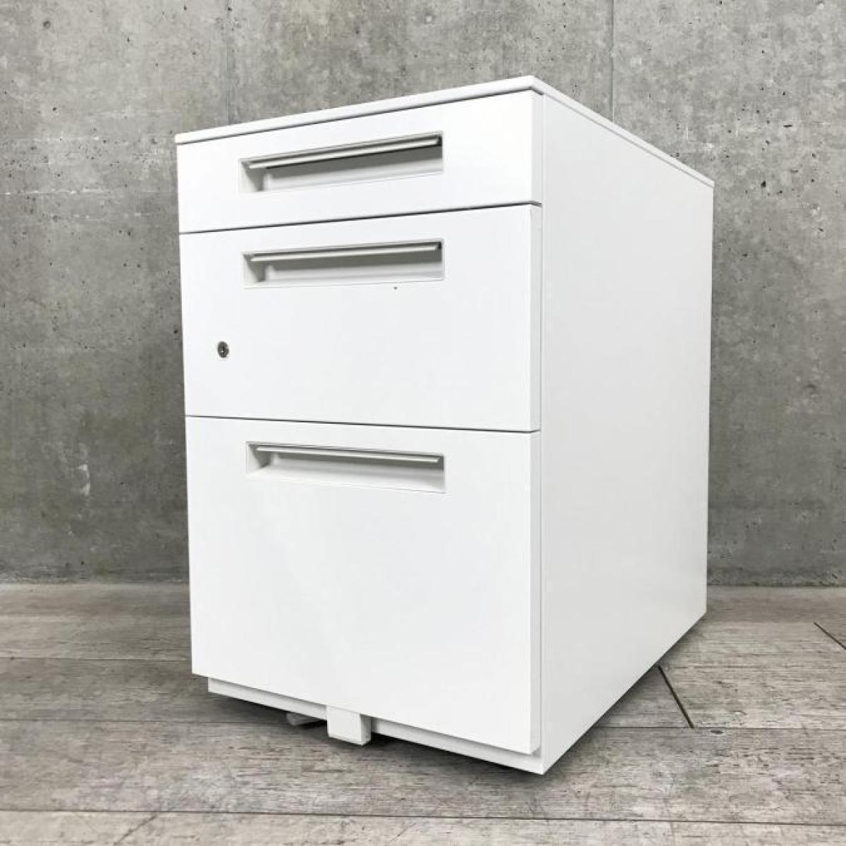 【シンプルなデザインはどんな空間にもマッチします！平机のお供としてもオススメ！】■イナバ（Inaba）製　Sワゴンシリーズ　3段ワゴン　デスクインワゴン　■ホワイト　■シリンダー錠
                        Sワゴン シリーズ
                                    中古
            