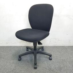 オフィスに求められる基本性能を備え、コスパにも優れたベーシックチェア！王道のオフィスチェア！シンプルなデザインで使いやすい！
■イトーキ/リエット/ブラック