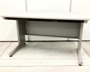 【ロット入荷！】国産大手メーカー、イトーキ製の平机がこの価格！使い勝手抜群！シンプルでお買い得な横幅1200の平机！引出付！ 
■イトーキ/CZ/グレー
