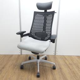 ★【座面スレ・汚れあり】イトーキ製　アクトゲーミングチェア　　グレーｘブラックのツートンカラー　肘付き　ハイバック　可動肘　エラストマーメッシュタイプ　ヘッドレスト・ハンガー・ランバーサポート付き　個性的でスタイリッシュなエラストマーバックのゲーミングチェア入荷！　肘付きハイバックチェア！！