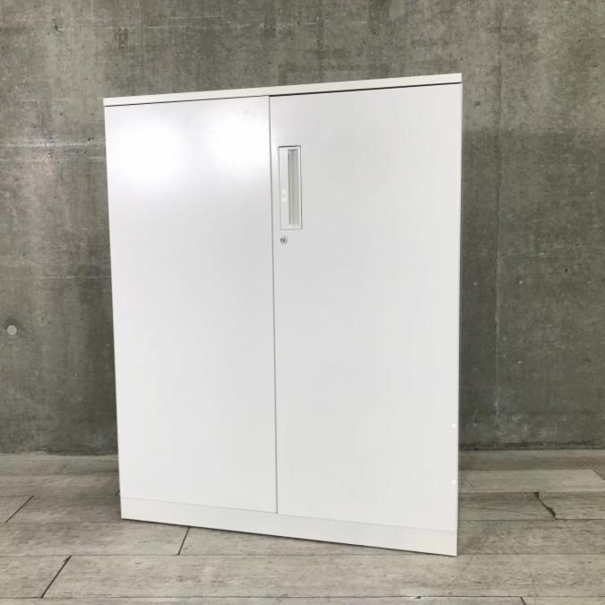 【収納物がひとめで分かる両開き戸タイプ！】■コクヨ(KOKUYO)製　エディア(EDIA)シリーズ　両開き書庫　ローキャビネット ■天板・ベース付　■ホワイト　■シリンダー錠
                        エディア
                                    中古
            