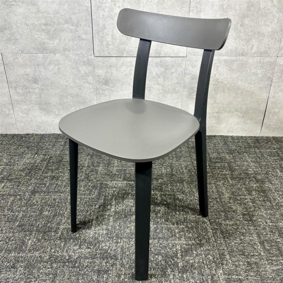 【緩やかな美しい曲線が特徴的！】◆vitra/オールプラスチックチェア（APC）デザイナーズ家具　《オフィスバスターズ福岡博多店は、福岡を拠点として、日本全国へ中古オフィス用品・オフィス家具を提供しております》
                        オールプラスチックチェア
                                    中古
            