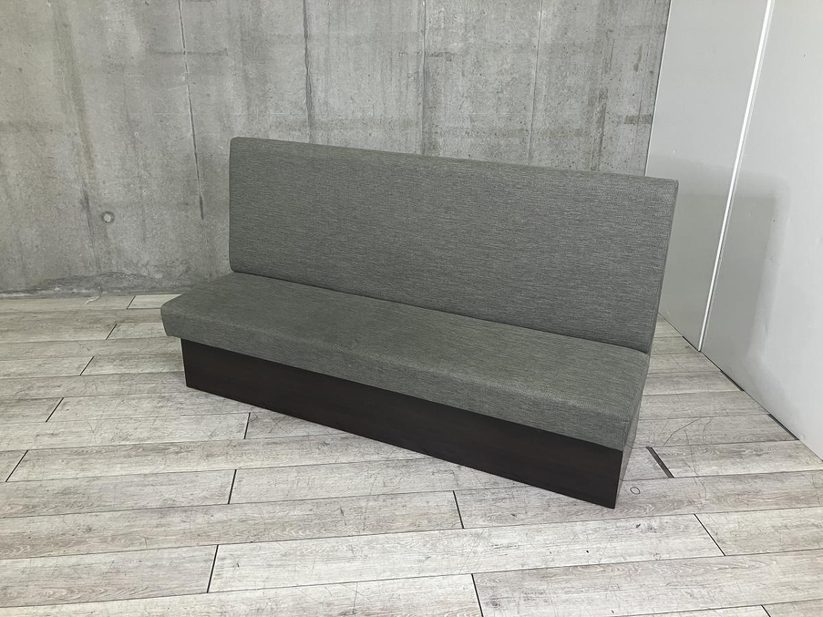 【レイアウト次第でオフィスのあらゆるシーンに対応するシックなソファ！幅1800mmタイプ】■パブリック社製　3人用ソファ　W1800×D560×H1000㎜　■背付き　肘無し　■グレー 【ABW商材】【関東倉庫在庫品】【弊社使用欄：A01013724】
                        その他シリーズ
                                    中古
            