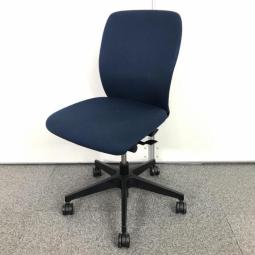 【外部倉庫品】取っ手付きで背面が汚れにくい！リクライングロック可能な人気チェア！■イトーキ/フルゴ/ネイビーブルー【OI】