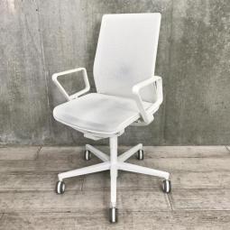 【在庫入れ替え】【特別特価！】■コクヨ/ファブレチェア/サークル肘付/ホワイト/メッシュタイプ【FABRE】オフィスバスターズ心斎橋店