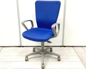 【まさに定番のオフィスチェア！】長年愛されるロングセラー商品！厚めのクッションで疲れにくい！
■オカムラ/カロッツァチェア（Carrozza）/ブルー×グレーシェル　肘付　ハイバックオカムラ(okamura)製　カロッツァチェア