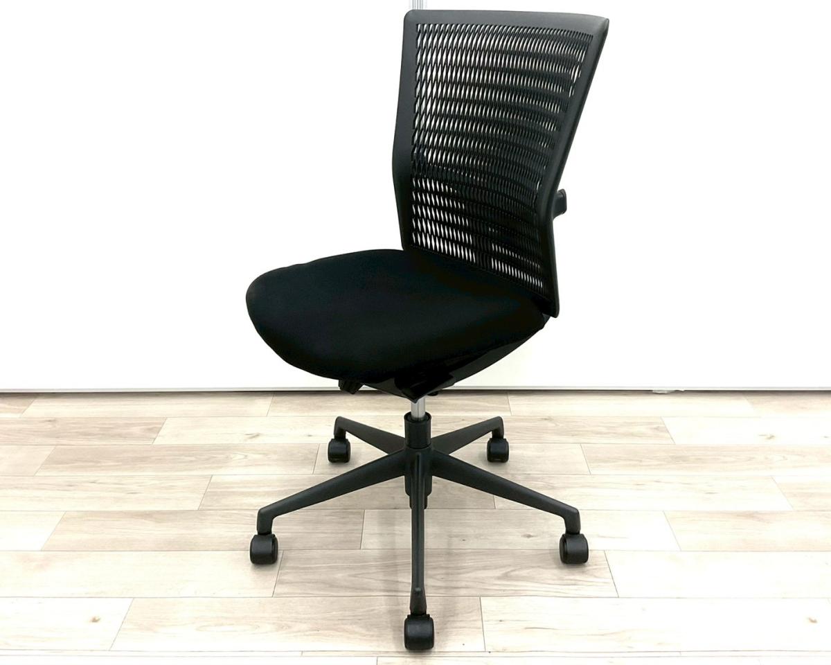 ■UCHIDA/内田洋行　■アクトディアシリーズ　■ミドルバック　■ブラック（black）　■背面/メッシュ　■ブラック　■オススメ/人気/定番商品　【弊社使用欄：A01053654 K】
                        アクトディアチェア
                                    中古
            