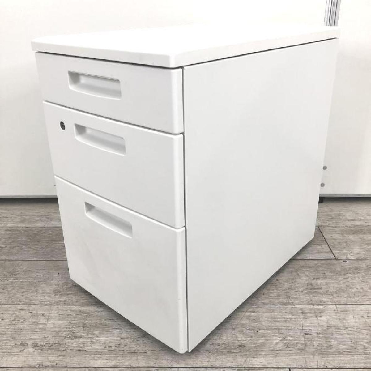 【西】【3段ワゴン　H610ｍｍタイプ】【H700タイプにも入る！(ISシリーズ除く)】コクヨ　ピクサシリーズ　 【チェア】【椅子】【イス】【事務椅子】【デスク】【机】【書庫】【書棚】【棚】【ラック】【収納】【格安】【安い】【メーカー】【レイアウト変更】【模様替え】【福岡オフィス家具】【福岡中古家具】【中古事務什器】【中古チェア】【中古椅子】
                        ピクサ
                                    中古
            