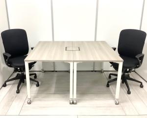 【セット商品（テーブル×2台+
チェア×2脚）】オフィスデスク ABW 平デスク キャスター付き 配線口付き ホワイト・Okamura/オカムラ　・Aption Free 2／アプションフリー2 ※横浜本店撮影画像※