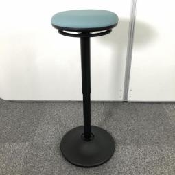 【在庫入替品】【「座る」と「立つ」のいいとこ取り！】■オカムラ（okamura）　ピルエット（pirouetto）　カウンターチェア　スツール　■ブルー　シェル：ブラック【高さ調節可能なパーチングスツール！】　ABW