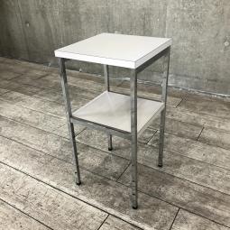 【様々な空間にフィットしやすいデザイン！】■オカムラ製　電話台　W350mm　角型　■会議室でのご利用にオススメ！省スペースに設置できます！