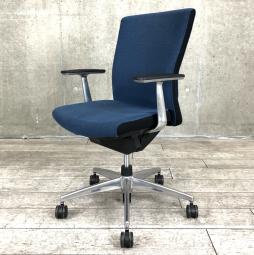 【包み込まれるような快適な座り心地を実現！】■コクヨ　プントチェア　肘付　ダークブルー　■ワンランク上の快適クッション！最適な圧力で腰にフィットします！【KOKUYO　PUNTO】★