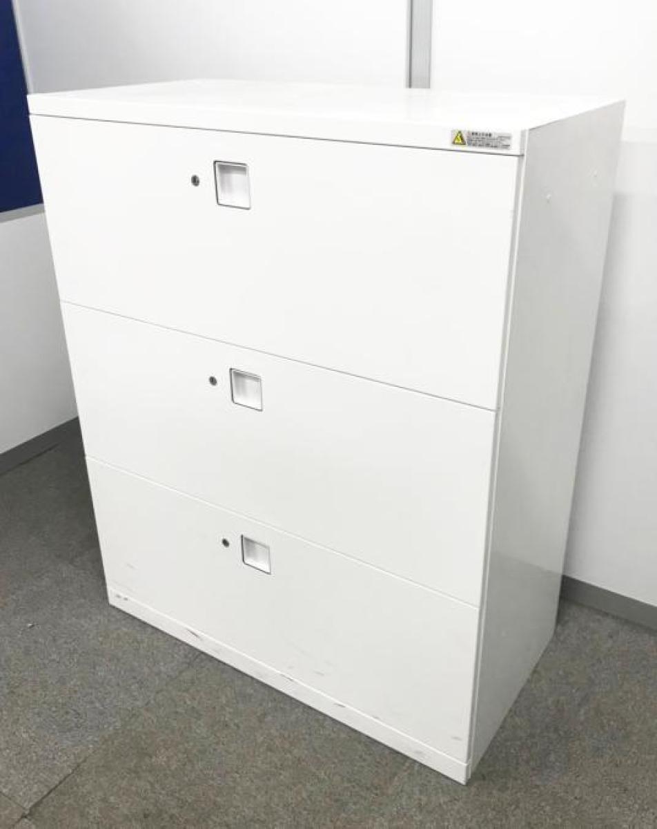 各段に鍵がかかるラテラル式書庫入荷！各段ごとに書類を管理するのにおすすめな一品！
■オカムラ/レクトライン/ホワイト
                        レクトライン
                                    中古
            