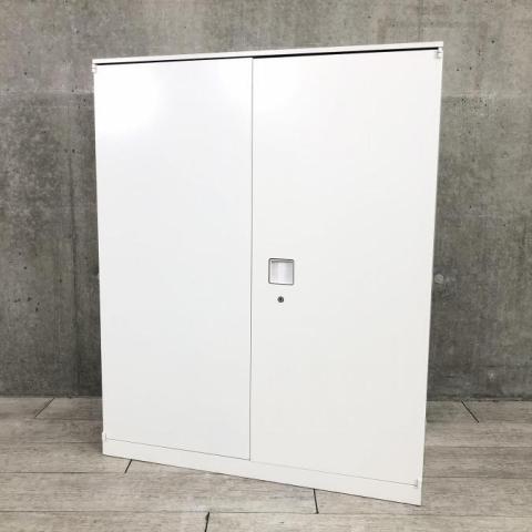 おすすめ/大人気　■オカムラ(okamura)製　レクトラインシリーズ　両開き書庫　ローキャビネット　■色：ホワイト　■シリンダー鍵