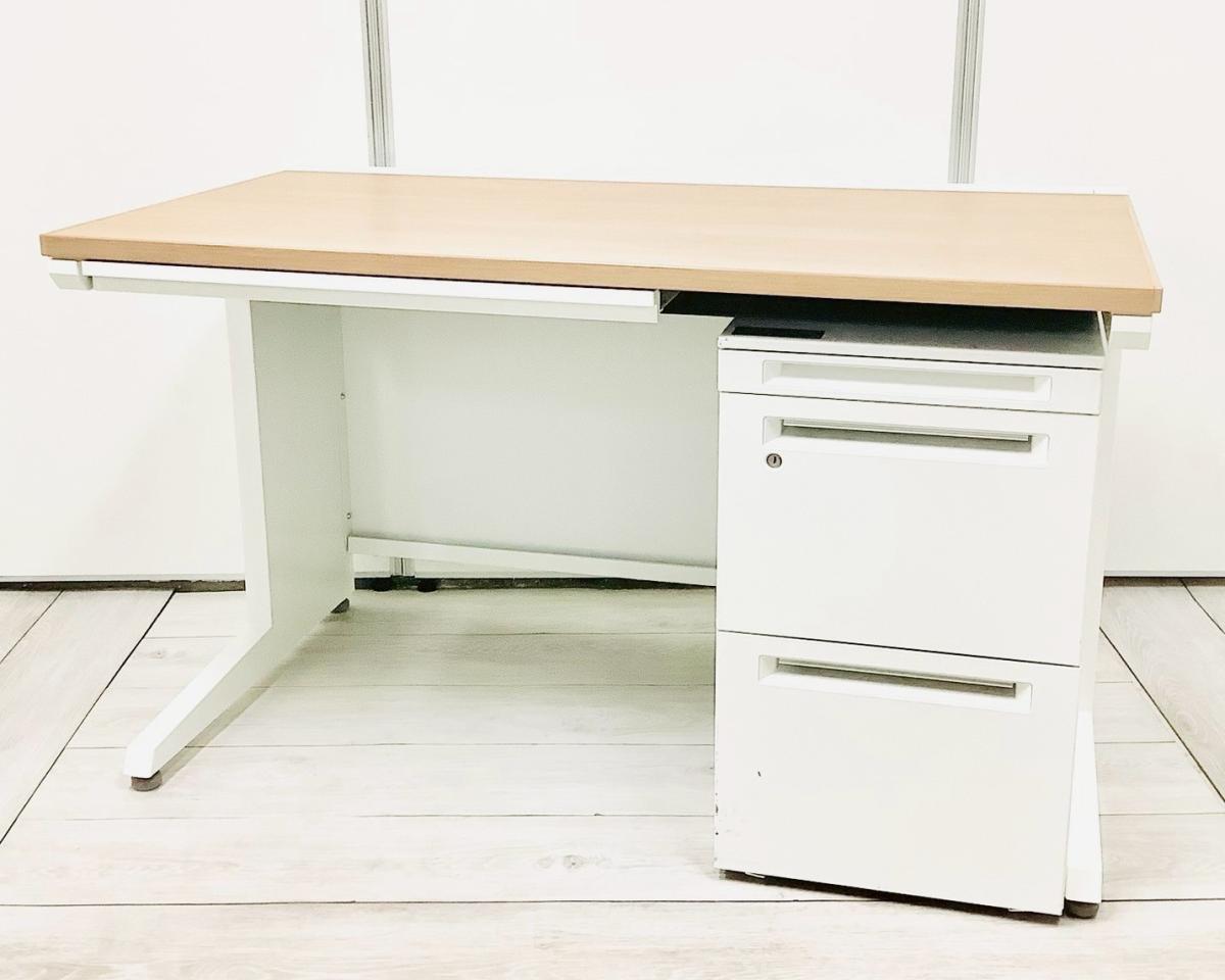 【清潔感のあるホワイトカラーの平机＋ワゴンセット！スタンダードな幅1200㎜！】■オカムラ(OKAMURA)製　アドバンス(ADVANCE)シリーズ　　■幅1200mm　■木目天板　■引き出し無し　■ナチュラル　※ワゴンは在庫状況によってシリーズが変動致します。
                        アドバンス
                                    中古
            