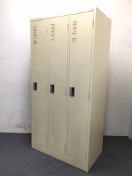 【ゆとりのある収納スペース！衣類や個人の荷物・貴重品の管理にオススメ！】■PLUS製　3人用ロッカー　ニューグレー　シリンダー錠