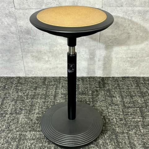 【☆オシャレなハイチェア☆】◆Wilkhahn/Stitz　カウンターチェア　《オフィスバスターズ福岡博多店は、福岡を拠点として、日本全国へ中古オフィス用品・オフィス家具を提供しております》