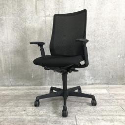 【商品入れ替え】【腰まわりをしっかりホールド！長時間作業も快適フィット！】■オカムラ（okamura）製　フルーエントチェア（Fluent）　ハイバック　可動肘　■背面メッシュ　■ブラック