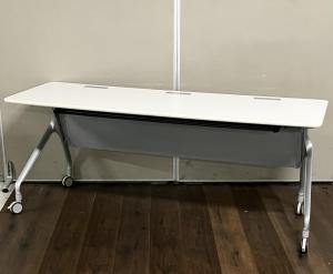 【中古】 エピファイ コクヨ/KOKUYO 幅1800スタックテーブル(長机/折りたたみ/会議用) 
<CS在庫> <愛知、岐阜、三重、静岡、福井、長野、石川>