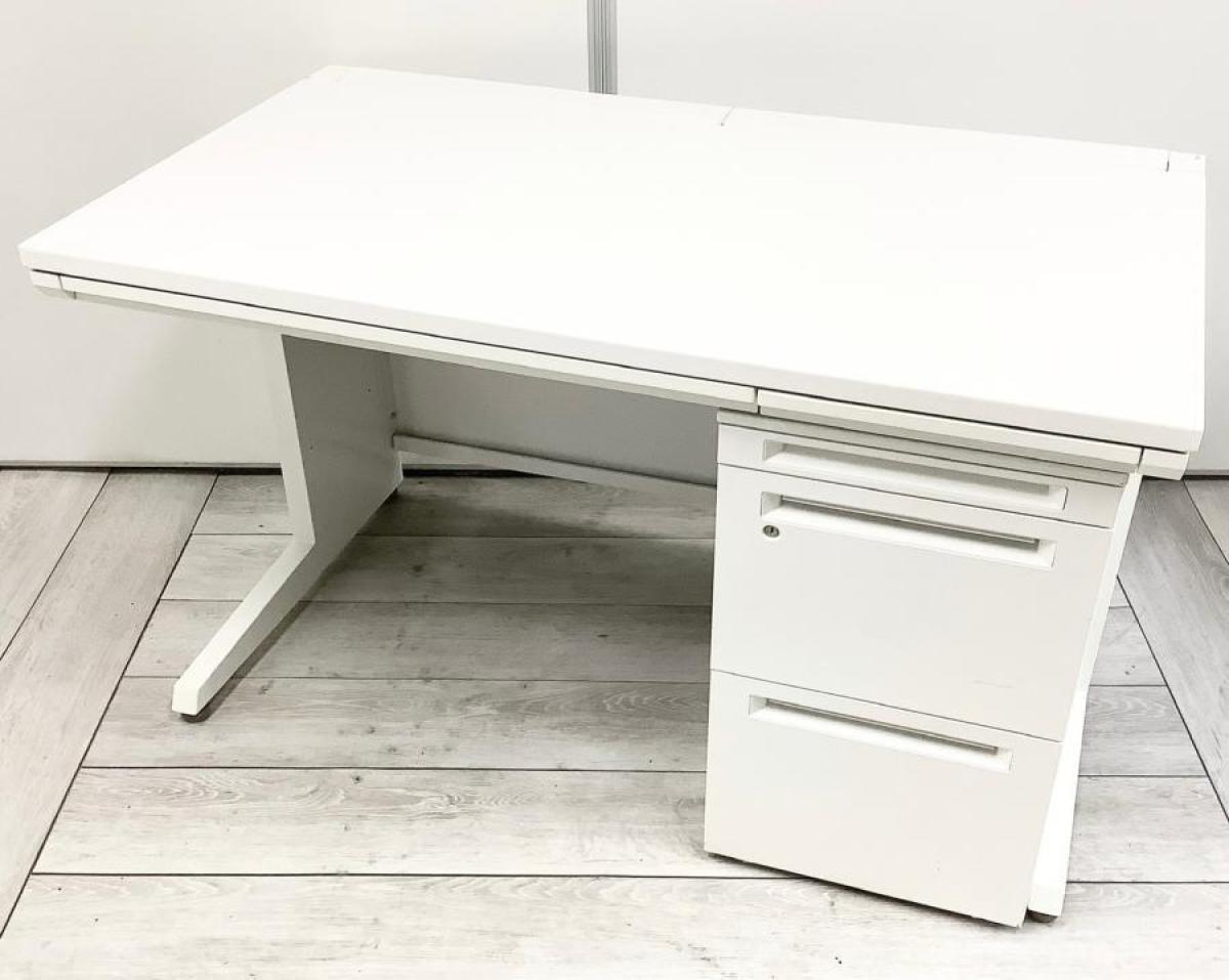 【セット商品（デスク×1台、ワゴン×1台）】平デスク 疑似片袖デスク オススメ(おすすめ) 大人気 ・Okamura/オカムラ ・ADVANCE/アドバンス ネオホワイト
                        アドバンス
                                    中古
            