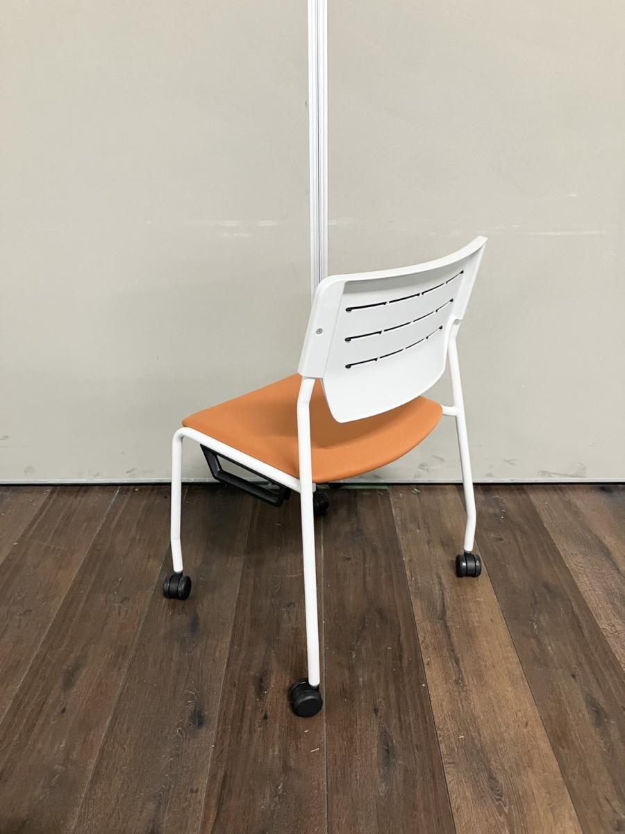 中古】エレック KLC-956GBW9W8D3 イトーキ/ITOKI スタッキングチェア