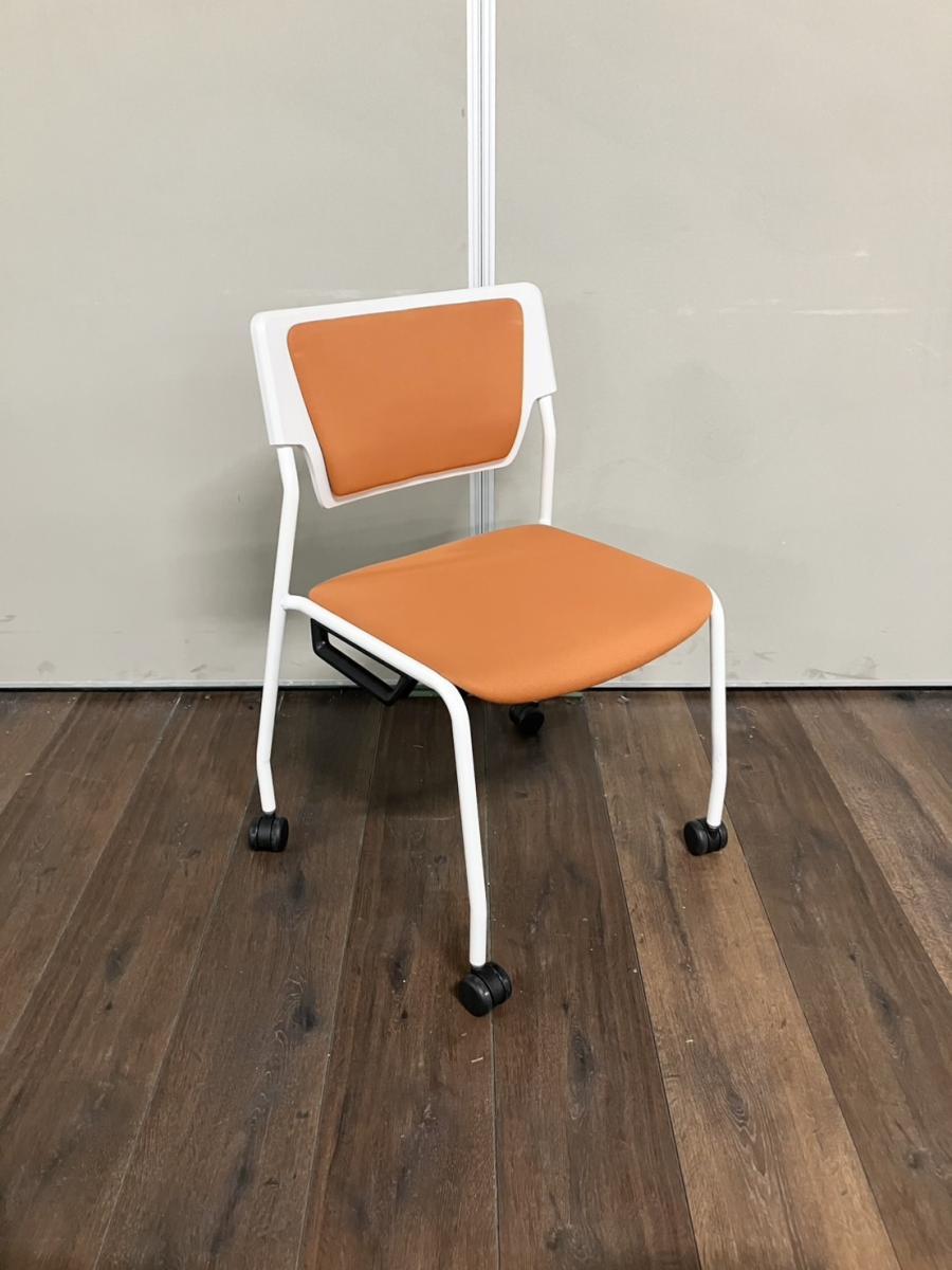 中古】エレック KLC-956GBW9W8D3 イトーキ/ITOKI スタッキングチェア