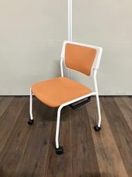 【中古】 エレック KLC-956GBW9W8D3 イトーキ/ITOKI スタッキングチェア
<CS在庫> <愛知、岐阜、三重、静岡、福井>