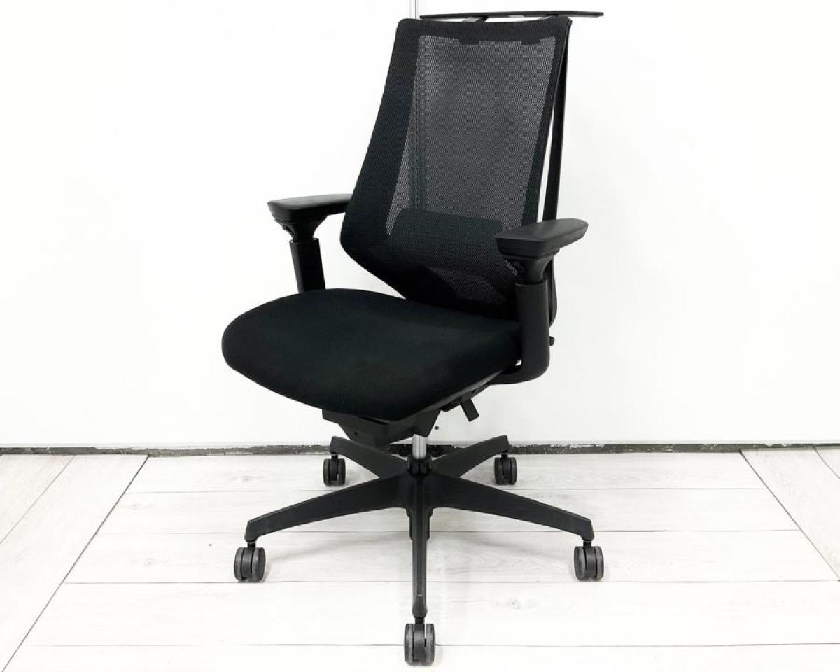 【関東倉庫在庫品】■コクヨ（KOKUYO）製　デュオラ（Duora）　肘付ハイバック　■ブラック　■背面メッシュ　■可動肘　■コートハンガー付【二重フレーム構造がもたらすしなやかで美しい背もたれ機能！簡易操作で自分に合った姿勢をサポート！】
                        デュオラ メッシュ
                                    中古
            