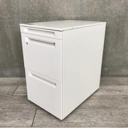 【フリーアドレスの必須品！収納とワークスペースの拡張にオススメ！】■オカムラ(okamura)製　プロユニットシリーズ　３段ワゴン　フリアド用　■高さ：650mm　■色：ホワイト　■シリンダー錠【弊社使用欄：A01054200】