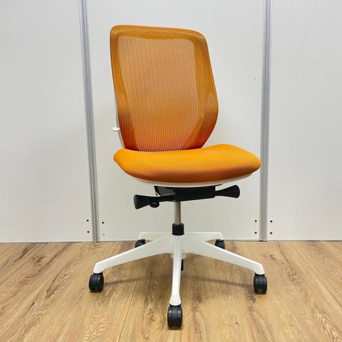 bm　オカムラ　シルフィーチェア　前傾機能　ハイバック　メッシュタイプ　中古 中古】シルフィーメッシュ オカムラ/okamura 肘無ハイバックチェア