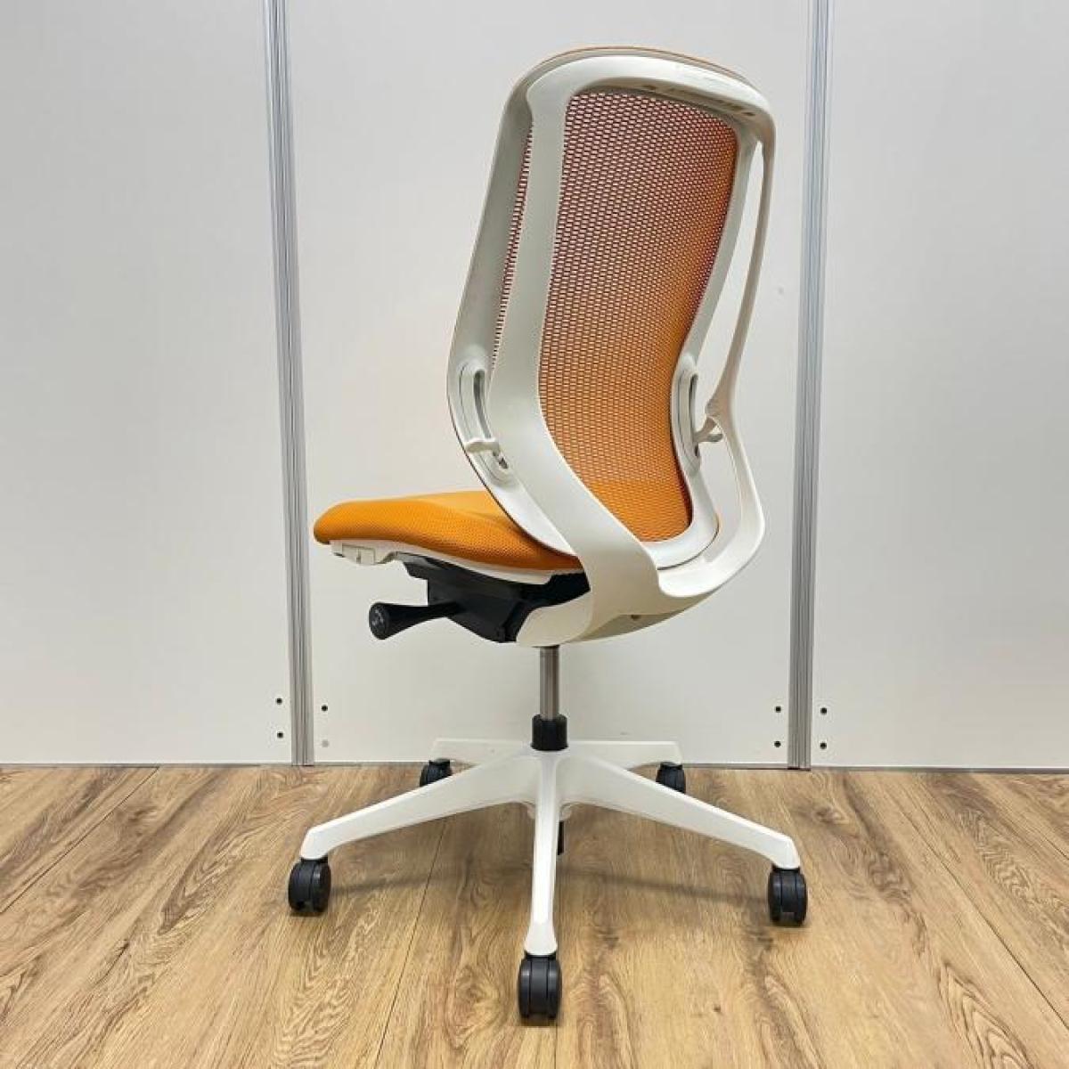 bl　オカムラ　シルフィーチェア　前傾機能　ハイバック　メッシュタイプ　中古 中古】シルフィーメッシュ オカムラ/okamura 肘無ハイバックチェア