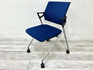 【定価約5万円】【肘付きで長時間の会議も安心の座り心地】■コクヨ　ピエガ　ネスティングチェア ■ブルー