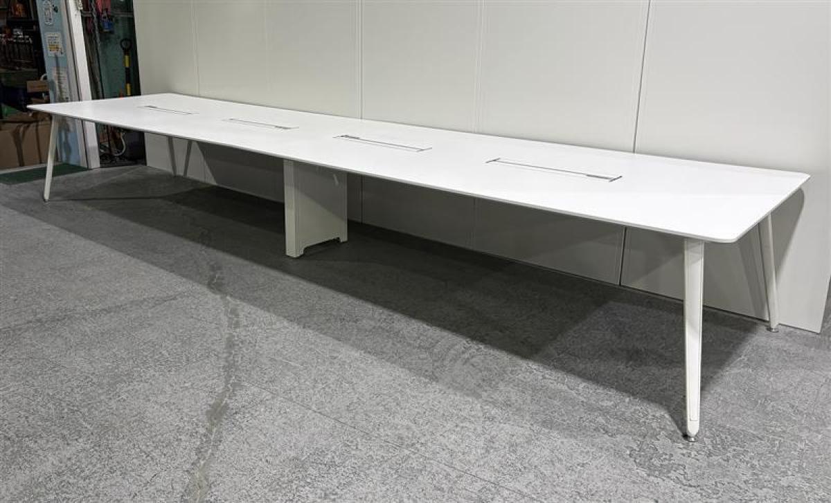 【1台限定！】オカムラ製最高級シリーズのPRECEDE（プリシード）のテーブル！中古　高級テーブル　会議　ミーティング　大型　W4800　D1200　四つ脚 【高級でインパクトのある会議室に！】
                        プリシード
                                    中古
            