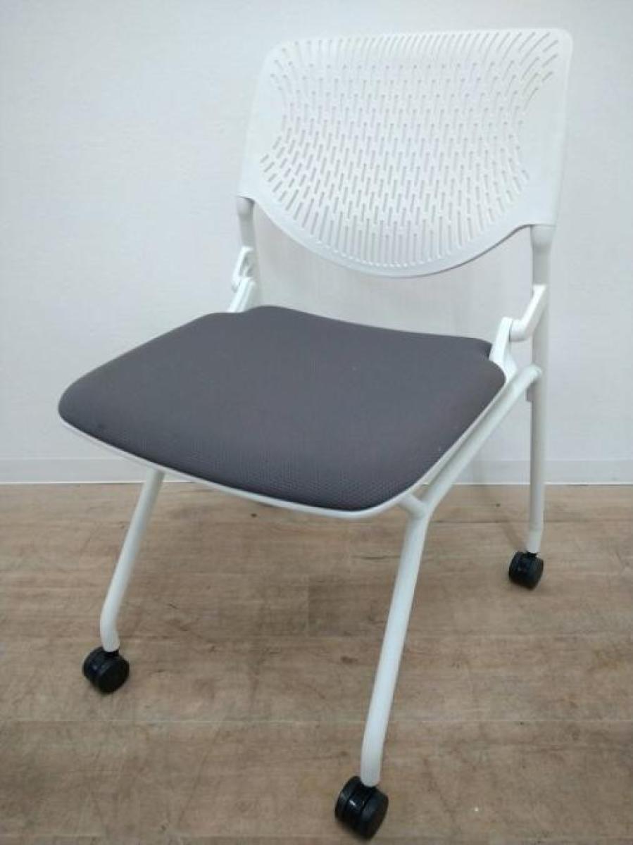 【定価約7万円】2017年製【オシャレなホワイト×グレーカラー】■オカムラ製　ルナ　ネスティングチェア
                        ルナ
                                    中古
            