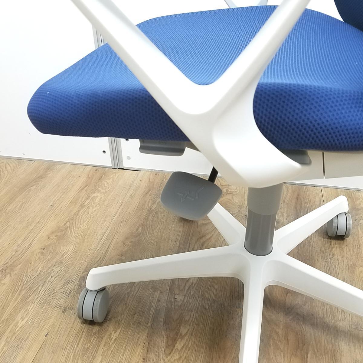 中古】フルーエントチェア オカムラ/okamura 肘付ローバックチェア