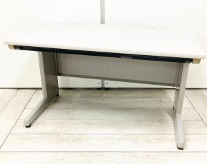 【スタンダードなデザインで使いやすい！】 ■イトーキ　シーゼットシリーズ　平デスク　W1200×D700×H700mm【ITOKI　CZデスク】