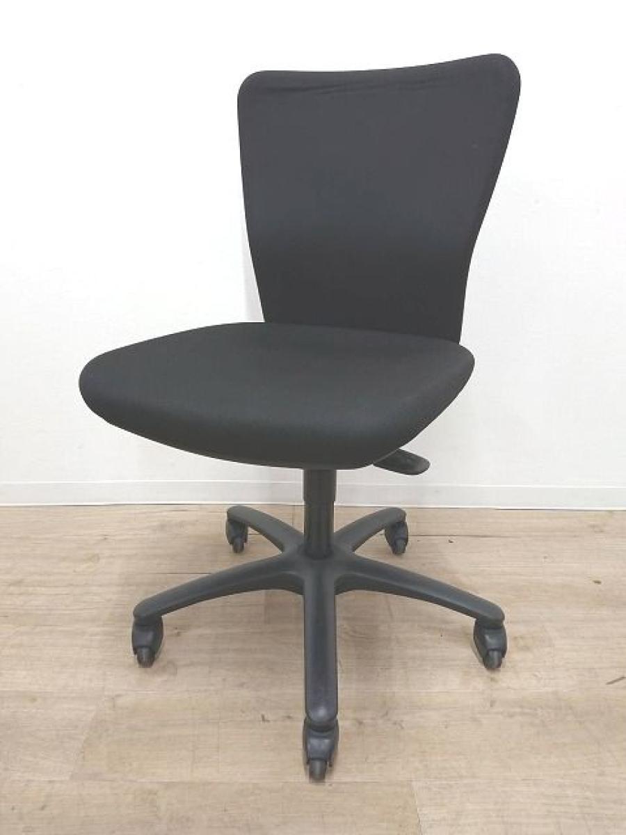 【在庫入替セール】【ワーキングチェアの定番モデル！】■オカムラ(okamura)製 　カロッツァ(Carrozza) 　肘無ローバックチェア　■ブラック　■ゴムキャスター【T1】
                        カロッツァチェア
                                    中古
            