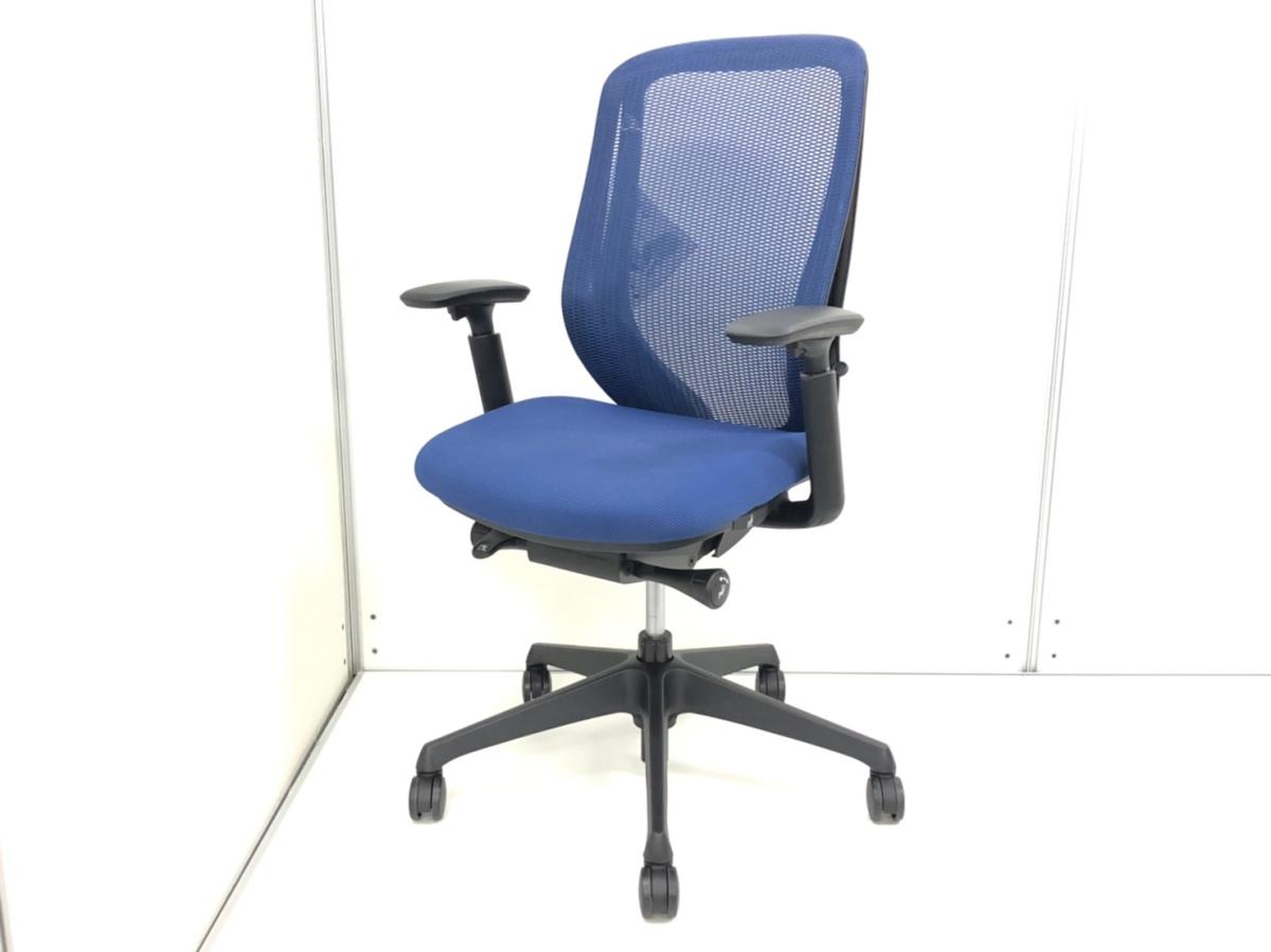 【前傾チルト機能付き！オカムラ製品で最も人気を集める高機能メッシュチェア！】■オカムラ(okamura)製　シルフィ(Sylphy)チェア　肘付ハイバック　背面メッシュ　■可動肘　■ブルー×ブラックシェル【AD】
                        シルフィー
                                    中古
            